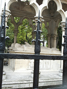 Sepulcro de Abelardo y Eloísa en París